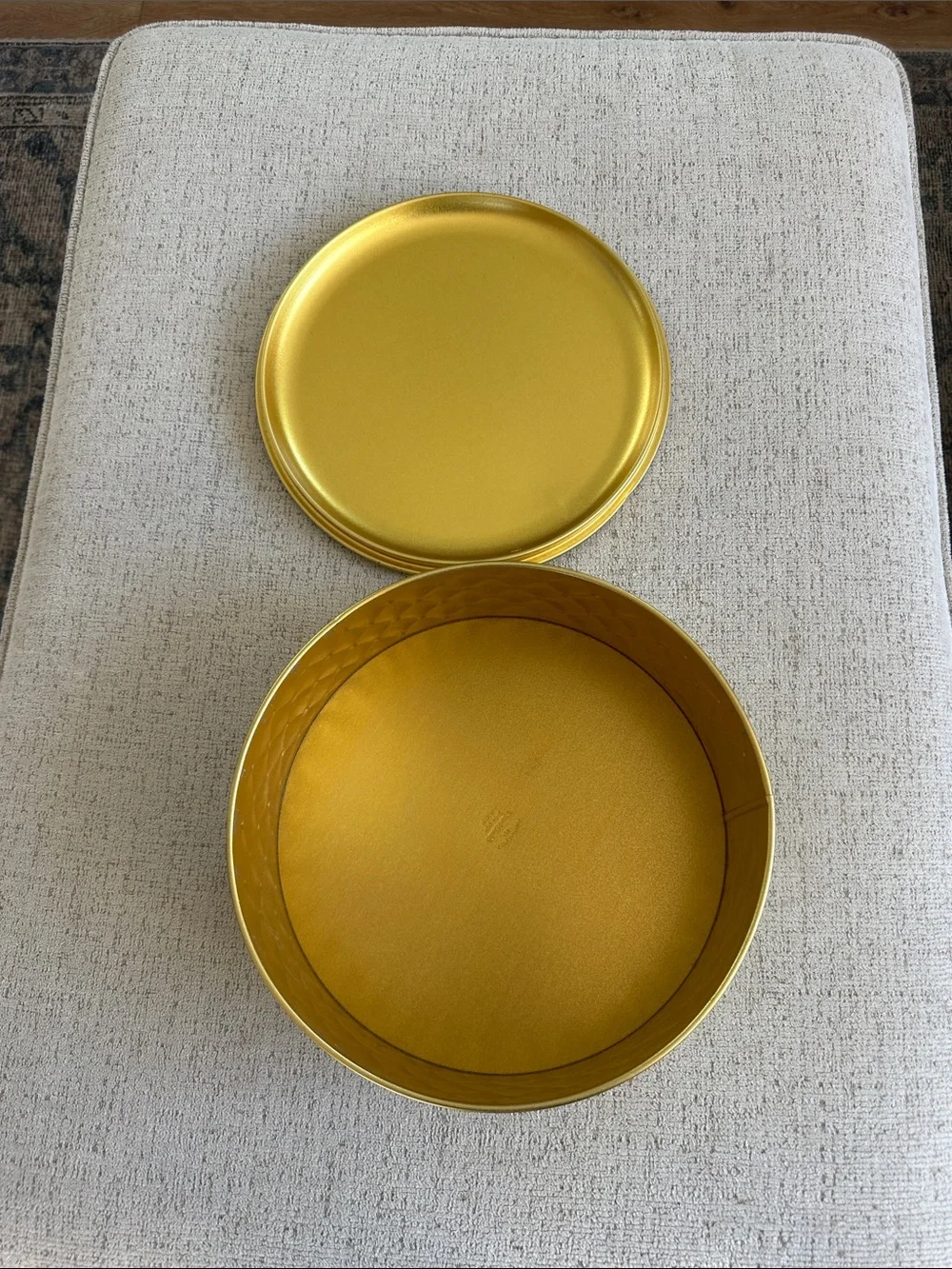 Vintage 1970s Guildcraft Gold Quilted Embossed Country Inn Round Tin - 10”